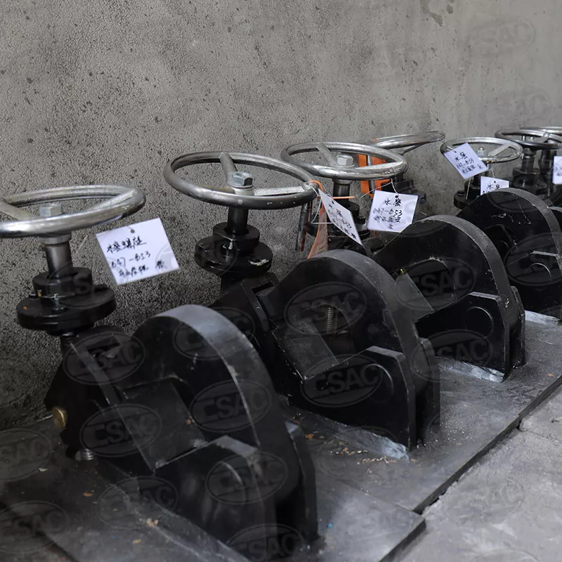 Vesitiivis kääntyvä ankkurinvapautin